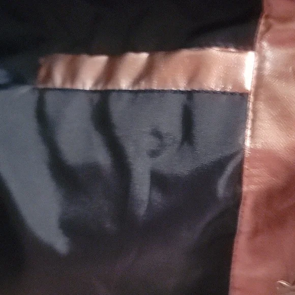 Victoria's Secret Women's Shiny Rose Gold Puffer Jacket. Size Small. - Picture 12 of 12